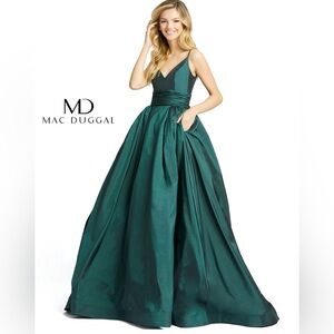 Mac Duggal Women’s Teal Green Ball Gown Prom Dress NWT Size 4 Size Small Formal